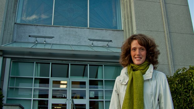 Corina Bastiani dépose une plainte contre le maire Réjean Dauplaise (AVEC VIDÉO)